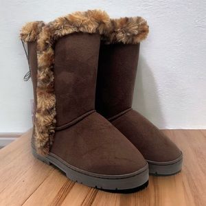 Kensie Women’s Winter Boots Slip On Mid High with Leopard Faux Fur Trim Size 6